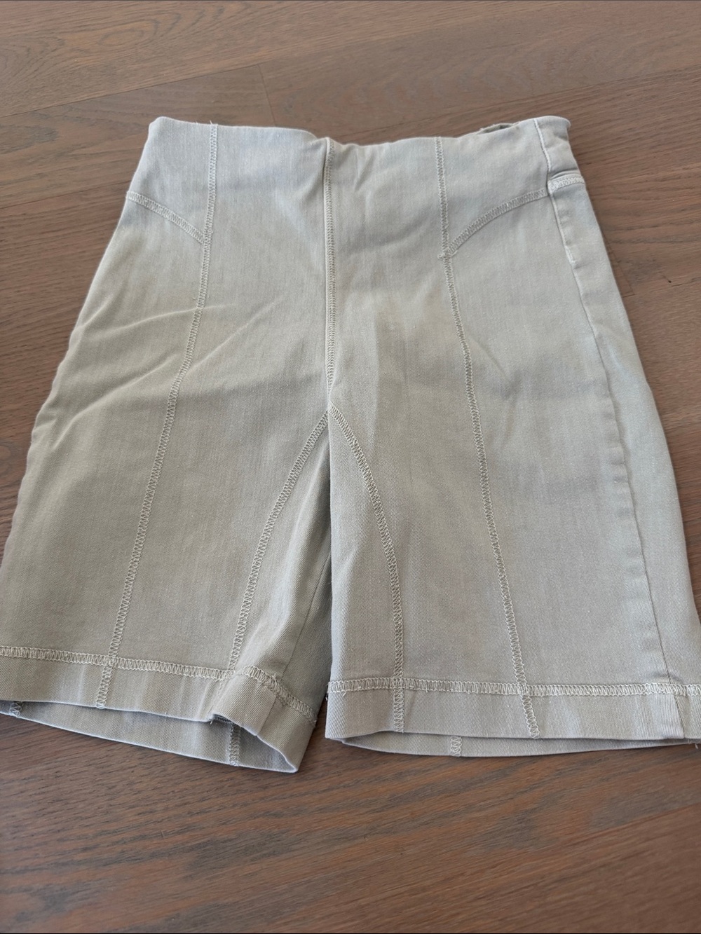 Zara Women’s High-Waist Beige Stretch Shorts